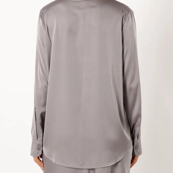 Petal and Pup “Narissa” Satin Shirt in Silver – Size Large – NWOT - Picture 3 of 10